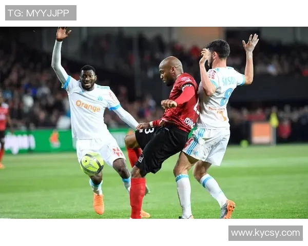 意甲焦点战拉齐奥迎战帕尔马双方争夺三分的激烈对决